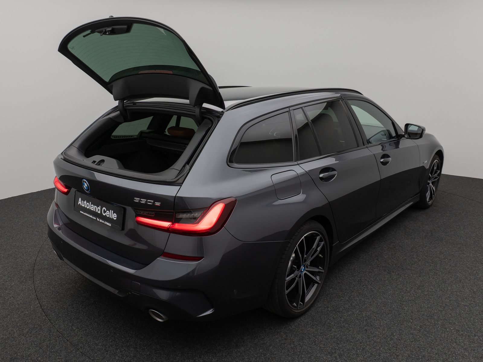 Fahrzeugabbildung BMW 330e  M Sport Kamera Laser HUD DAB HiFi Komfort
