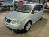 Volkswagen Touran Highline, 1Hand Scheckheft Gepflegt - Volkswagen Touran aus 2005: Highline