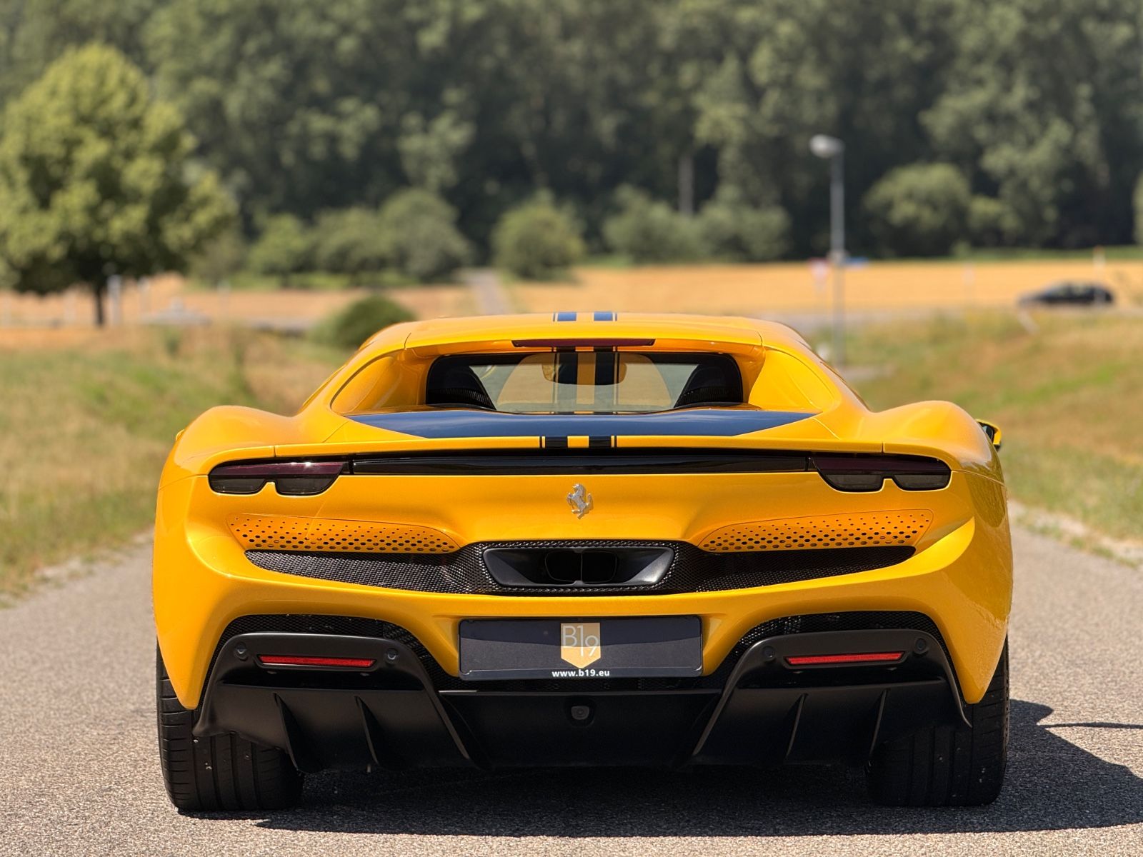 Ferrari 296 GTB/LIFT/Carbon/Racingseat/Deutsch/JBL/Cam foto 15