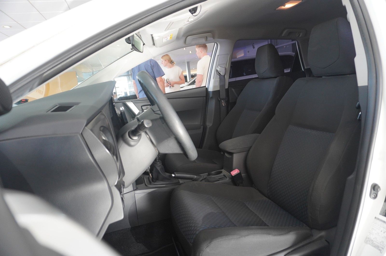 Fahrzeugabbildung Toyota Auris LIM. 1.3 5-TÜR KLIMA/LED/USB/MULTI./AHK