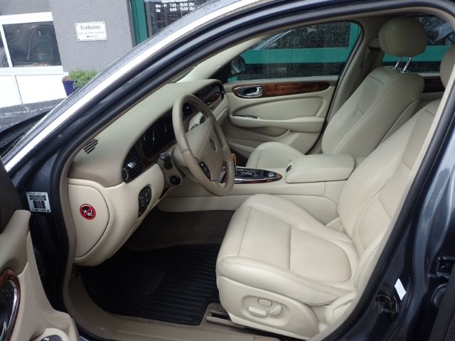 Fahrzeugabbildung Jaguar XJ 3.5 V8 Luftfederung AD Navi Memory Sitze Xeno