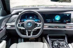 BMW M760 – 12 / 30