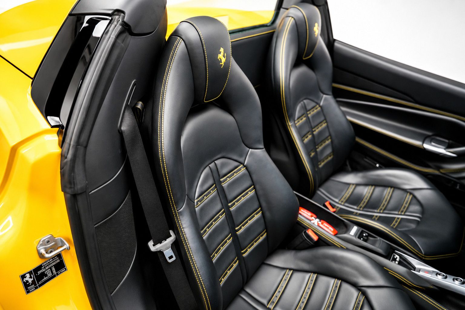 Fahrzeugabbildung Ferrari F8 Spider Giallo Modena *Lift*Carbon*Kamera*