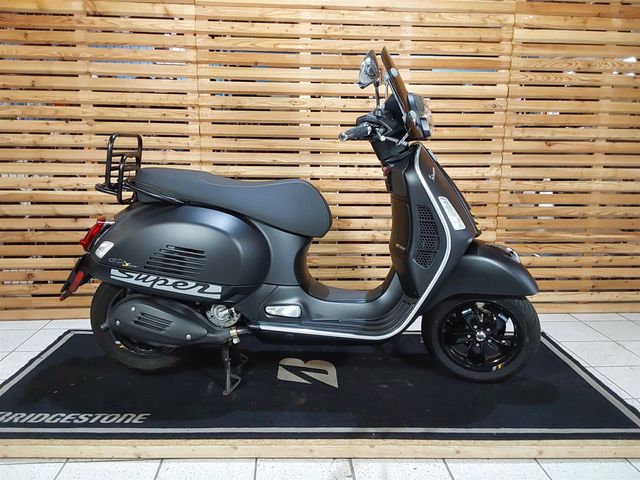 Vespa GTS 300 Super Tech