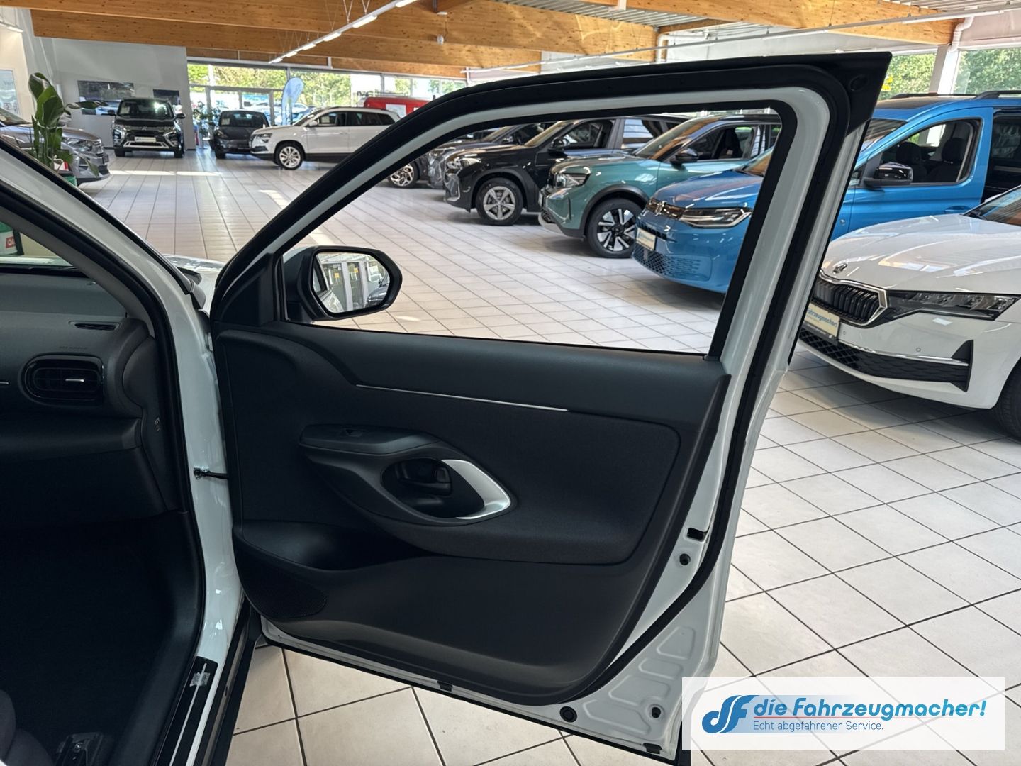 Fahrzeugabbildung Toyota Yaris Cross Hybrid FWD Comfort ACC DAB Spurhalte