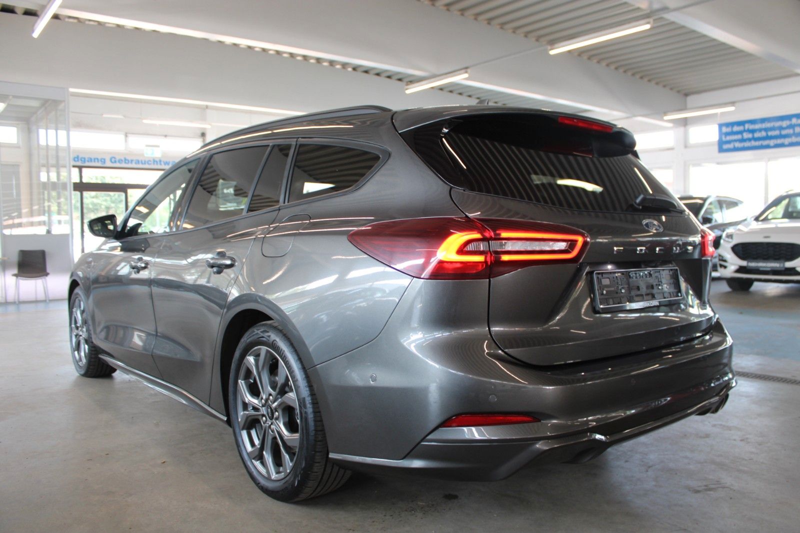 Fahrzeugabbildung Ford Focus ST-Line Aut. LED ACC BLIS WinterPaket uvm.
