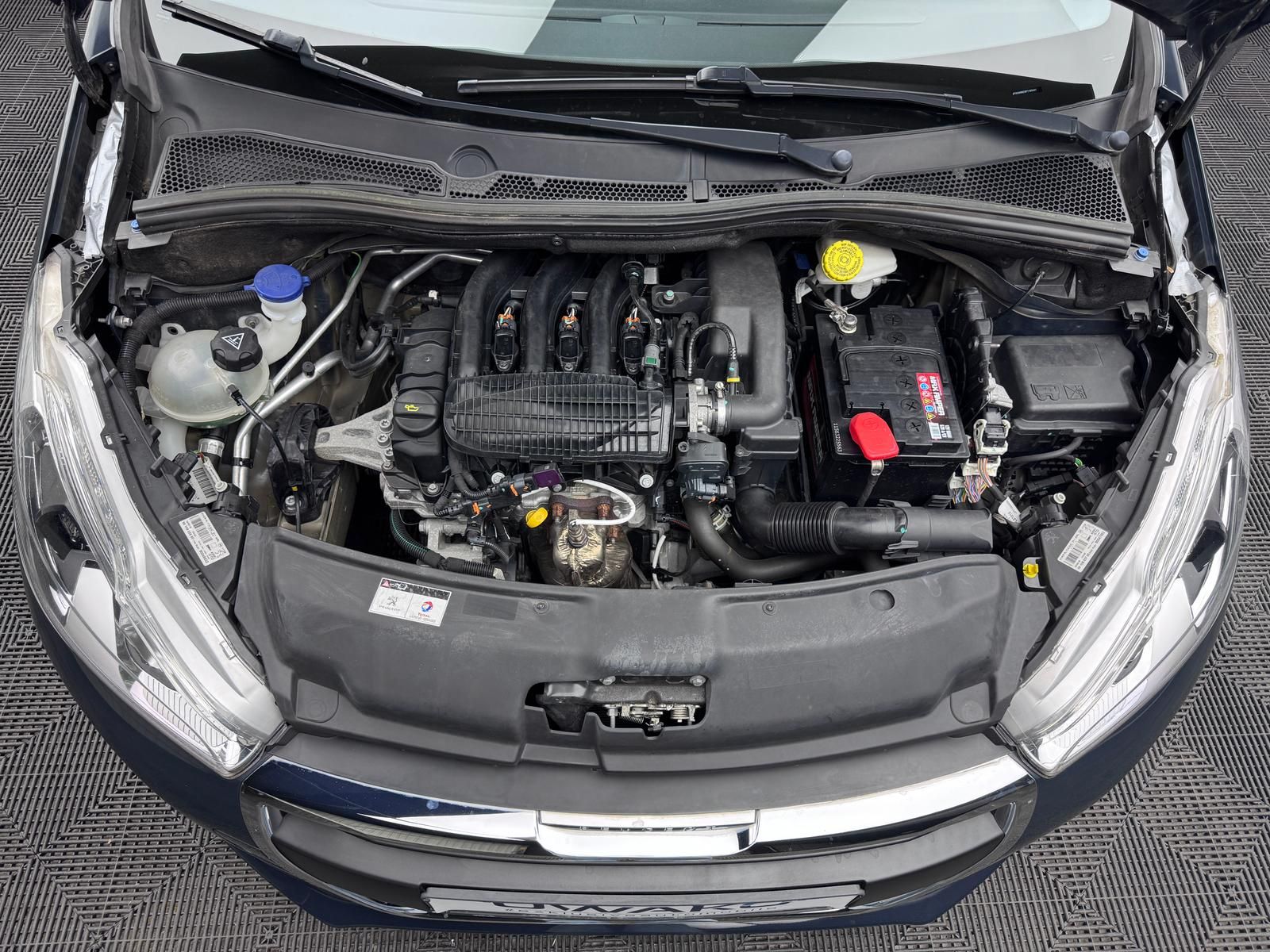 Fahrzeugabbildung Peugeot 1.2 e-VTi/PDC/TEMPOM/LED/HiFi/SITZHEIZ/ALLWETTER