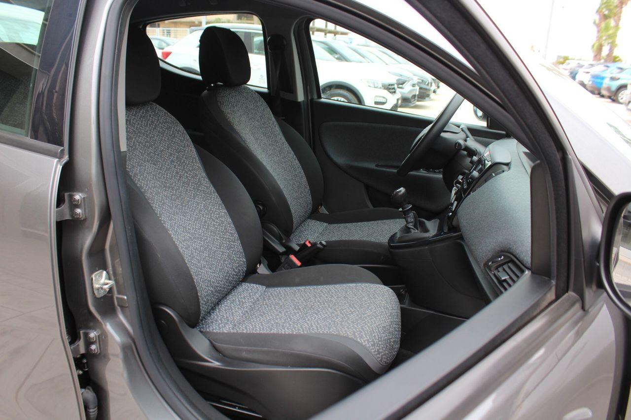 Lancia Ypsilon 1.0 FireFly 5 porte S&S Hybrid Ec