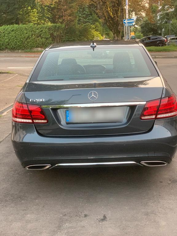 Mercedes-Benz E 200