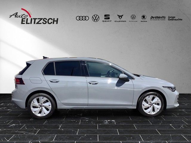 Fahrzeugabbildung Volkswagen Golf VIII TSI Life Pano AHK ACC