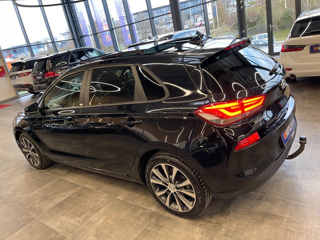 Hyundai i30 YES! Plus *PANO*AHK*KAMERA*NAVI*CARPLAY*TEMP