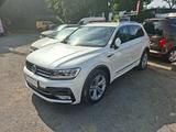 Volkswagen Tiguan 2.0 TSI DSG Highline 4Motion - VW Tiguan Gebrauchtwagen in Bremen