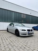 BMW 335i e92 - BMW 335: Teilleder