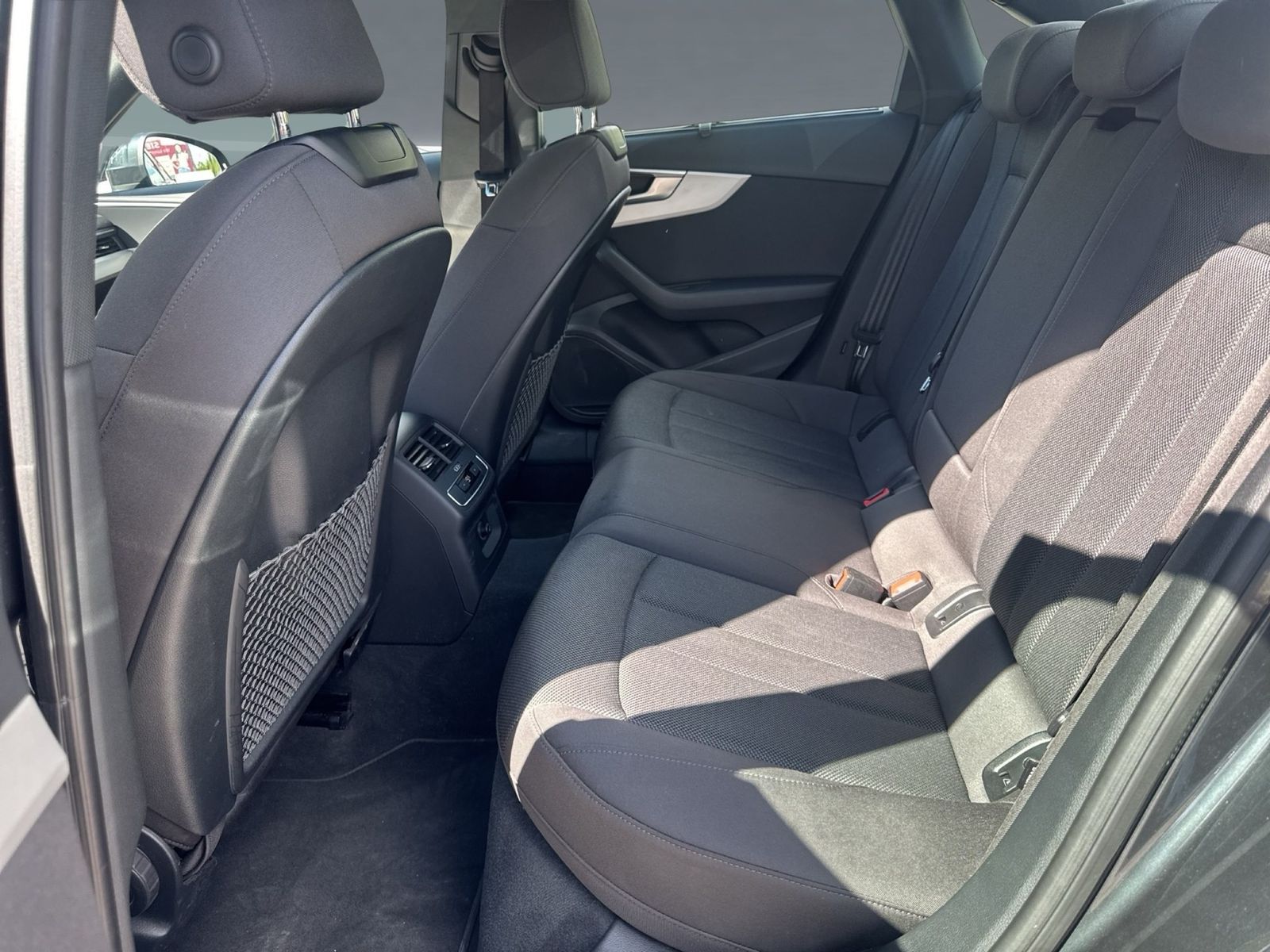 Audi A4 - Bild 15