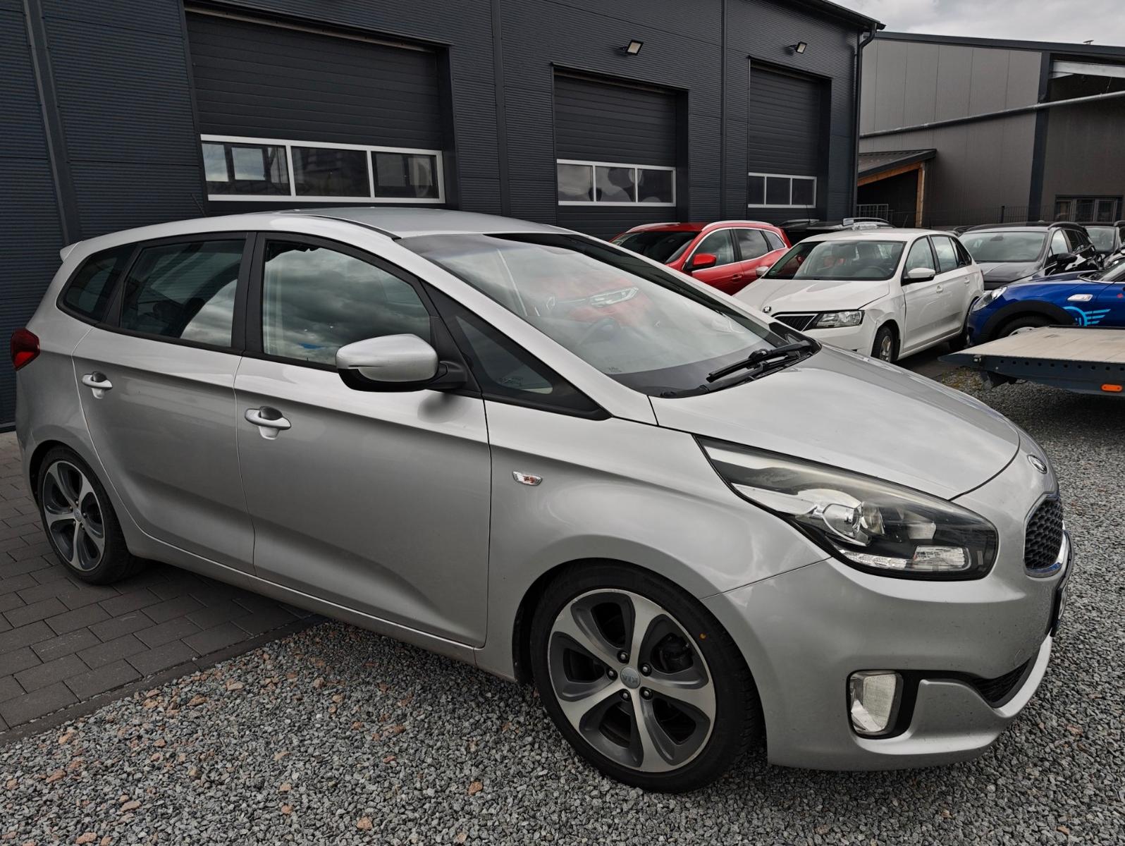 Kia Carens 1.7 CRDi 115PS Vision