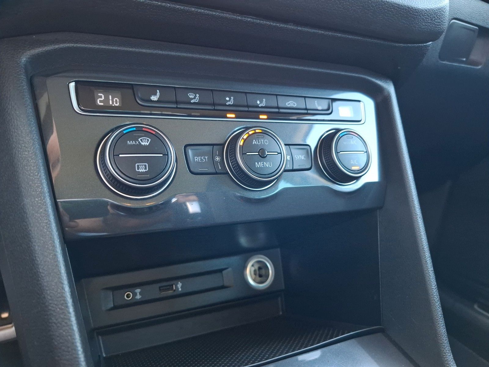 Fahrzeugabbildung Volkswagen Tiguan Join ! ACC ! 1te Hand ! MwSt !