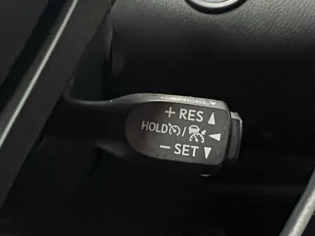 Fahrzeugabbildung Toyota C-HR 1.8 Hybrid Lounge Allwetter*Alu*AHK*Winterp