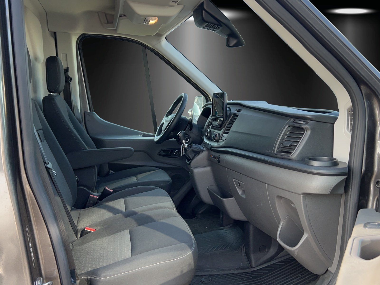 Fahrzeugabbildung Ford Transit FT 310 (TTS) 2.0 TDCi DPF 310 L2 Regal