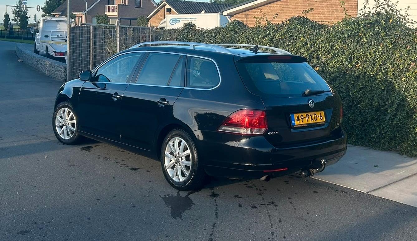 Volkswagen Golf 2011 — engine 1.197 cm³, 105 HP (77kW)