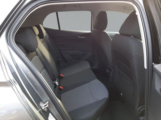 Fahrzeugabbildung Skoda Fabia Tour 1.0TSI Winterpaket LED PDC 130Jahre