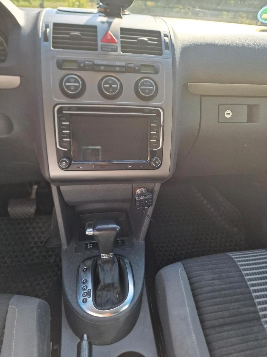 Volkswagen Touran 2009 — photo 10