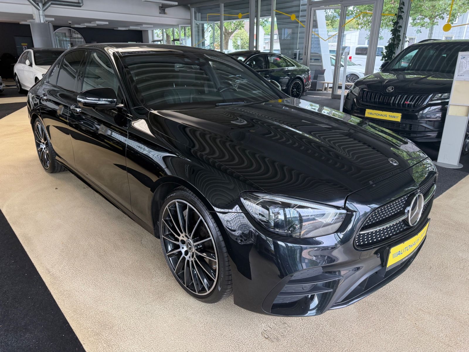 Fahrzeugabbildung Mercedes-Benz E 400 4Matic*AMG-Line*Burmester