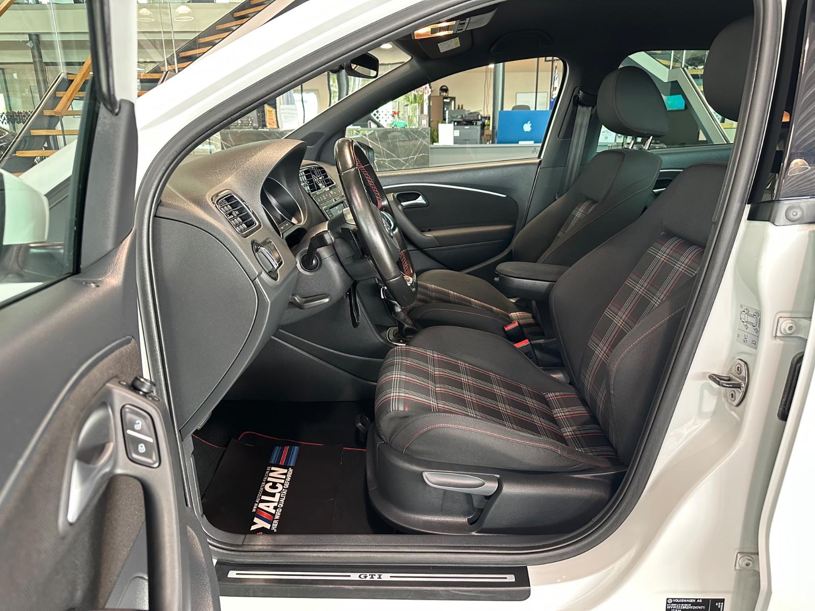 Volkswagen Polo 1.8 TSI DSG GTI S-HEFT/LED/R-CAM/NAVI/SHZ