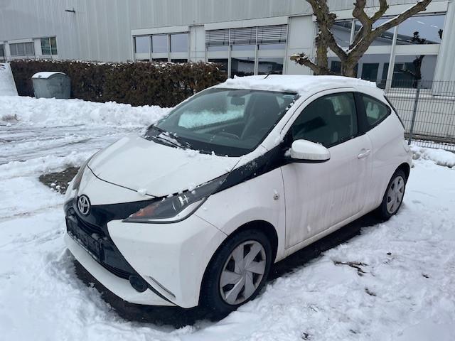 Toyota Aygo 1,0-l- x-play