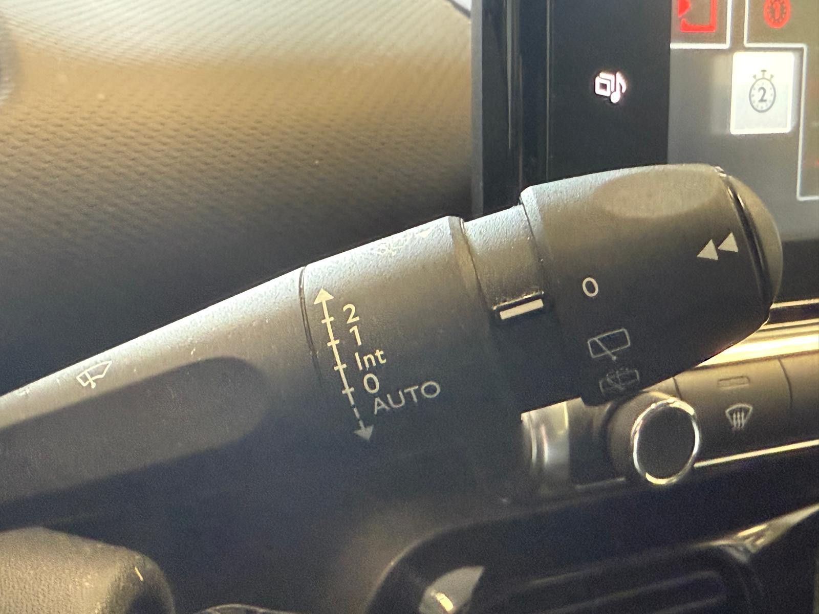 Fahrzeugabbildung Citroën C4 Cactus Shine/ KAMERA/NAVI/8.FACH BEREIFT