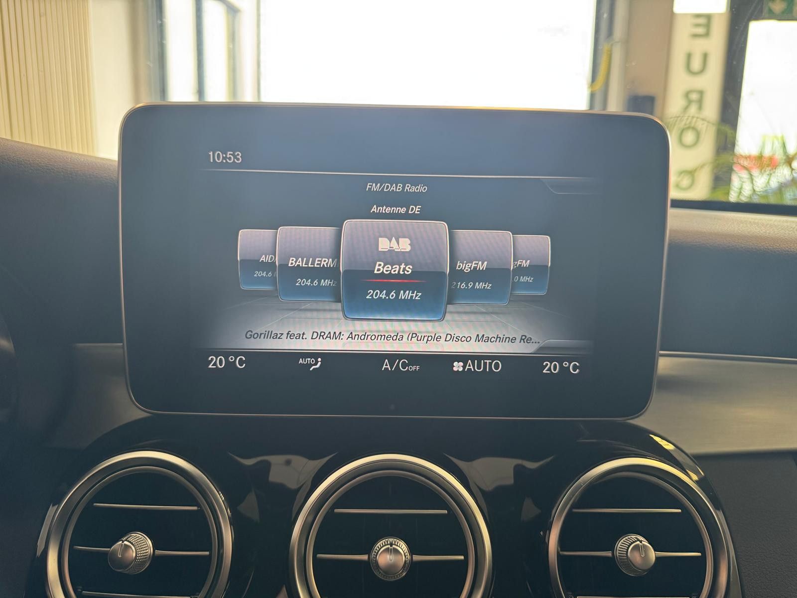 Fahrzeugabbildung Mercedes-Benz C 300 T-Modell/AMG LINE/PANORAMA/NAVI/BURMESTER