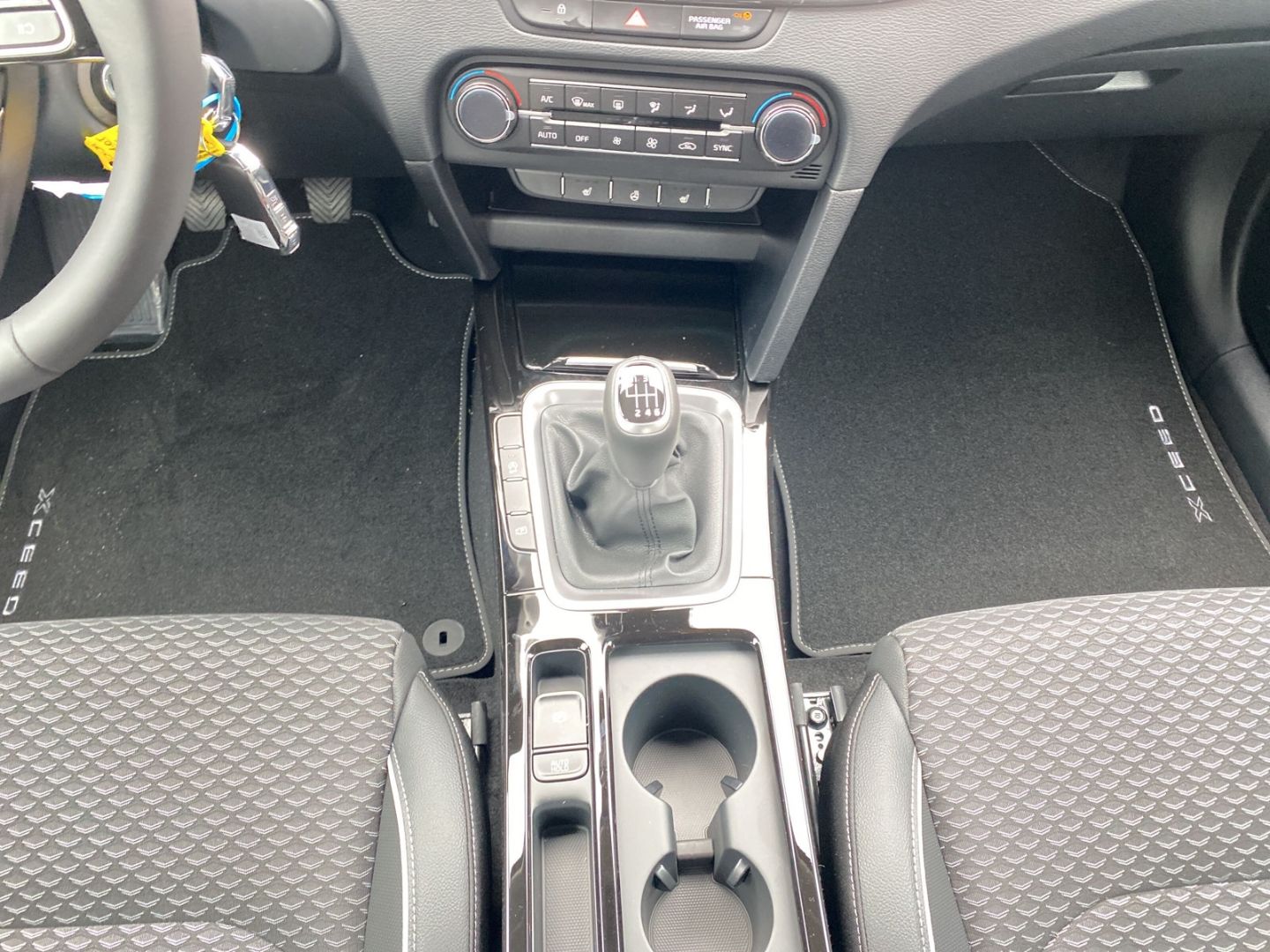 Fahrzeugabbildung Kia XCeed VISION 1.0 T-GDI *KOMFORT-PAKET*NAVIGATION