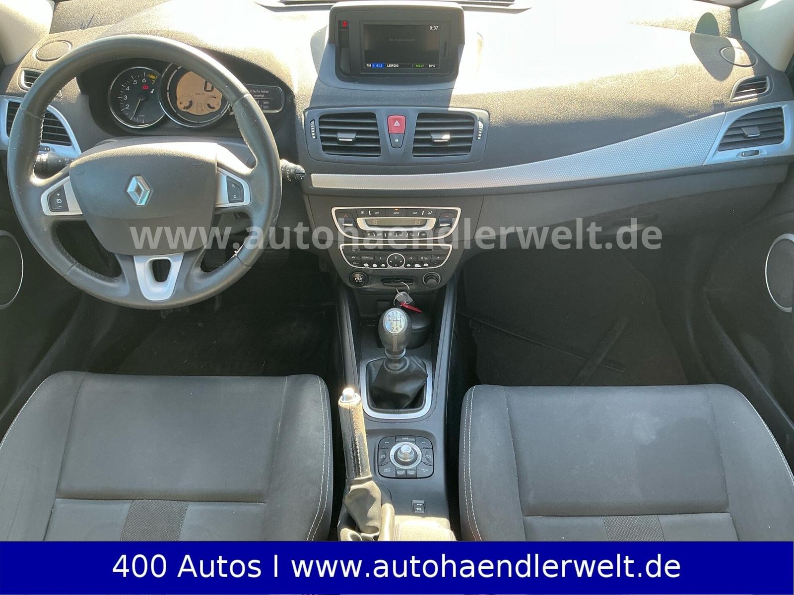 Renault Megane 2011 — photo 11