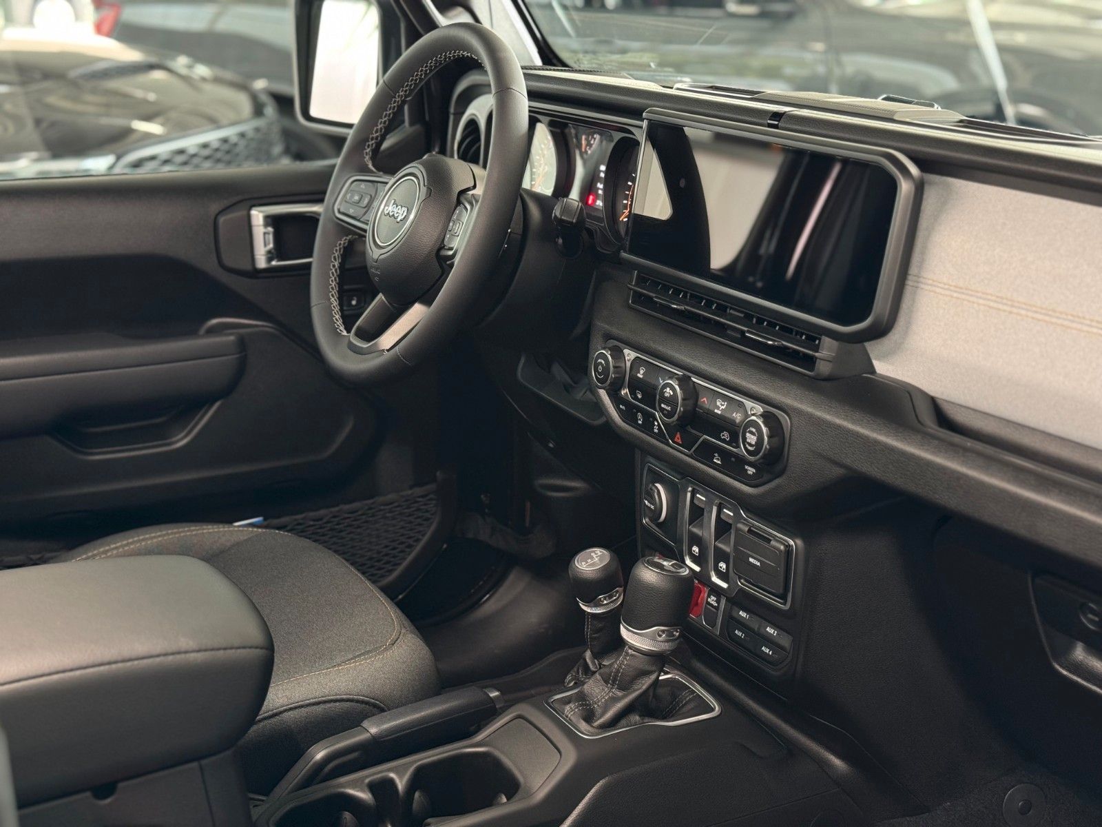 Fahrzeugabbildung Jeep Wrangler WILLYS 2.0 T-GDI 4x4 MY25 "AHK"