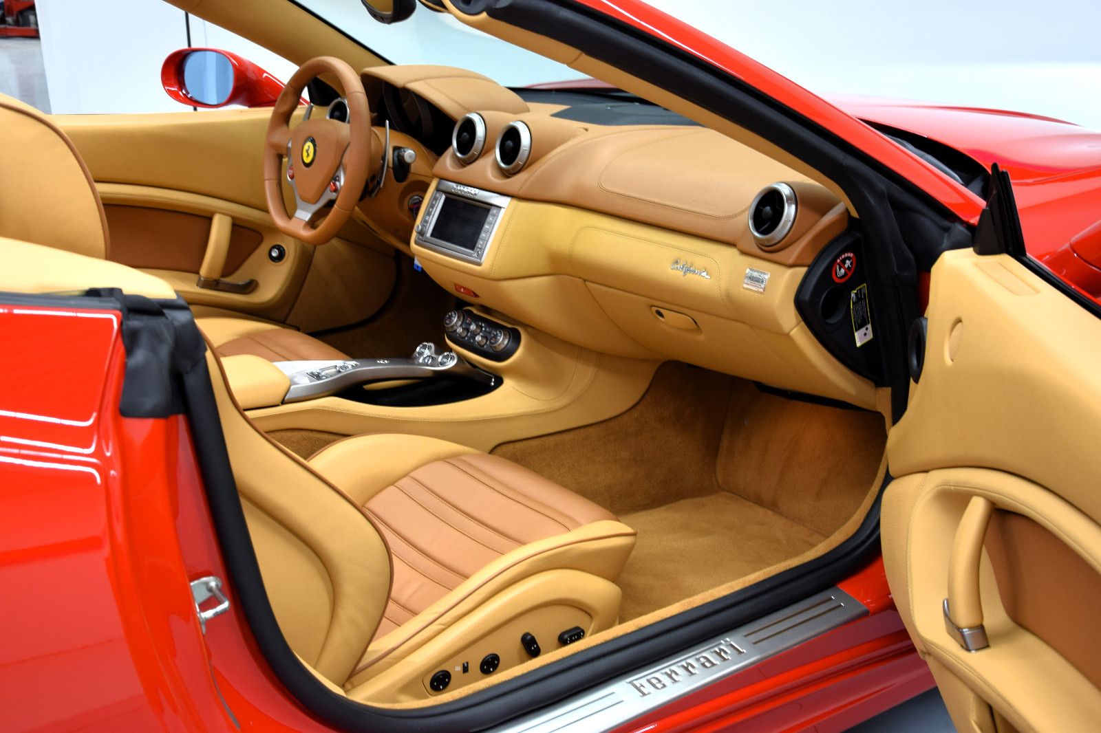 Fahrzeugabbildung Ferrari California 4.3 V8 Leder beige Navi Xenon PDC 2.H