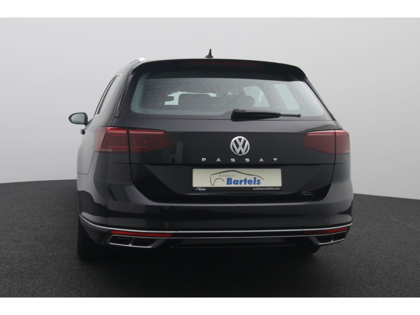 Fahrzeugabbildung Volkswagen Passat Variant 2.0 TDI DSG elegance R-LINE AHK