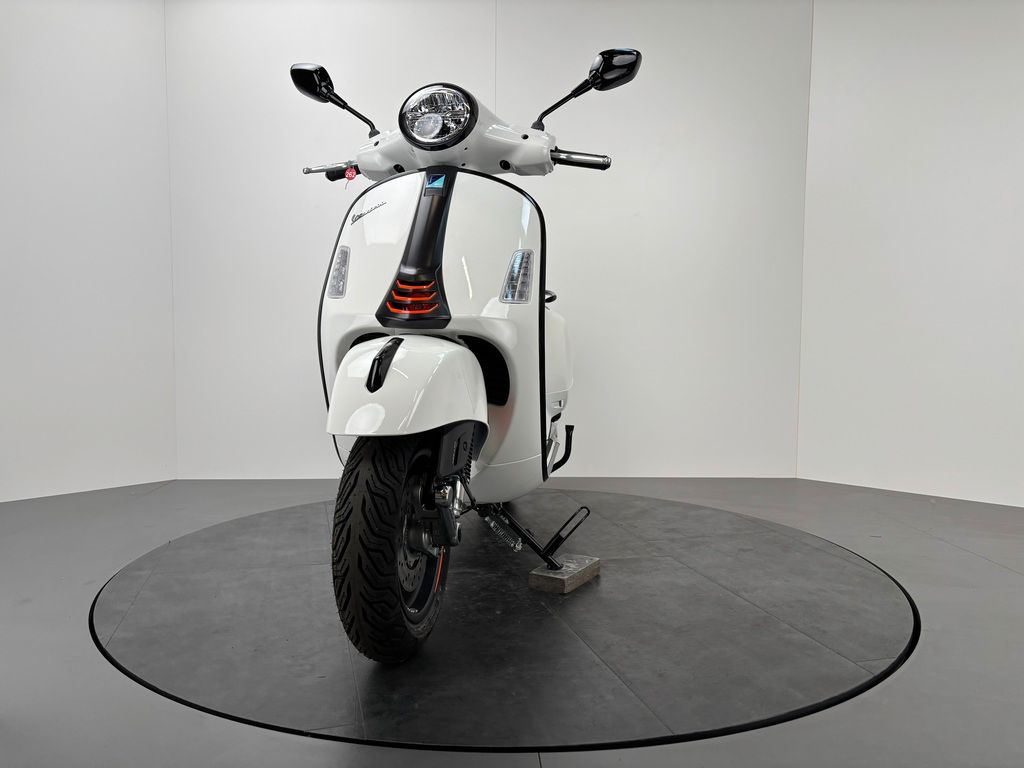 Fahrzeugabbildung Vespa GTS 125 SuperSport E5+ *NEUFAHRZEUG*