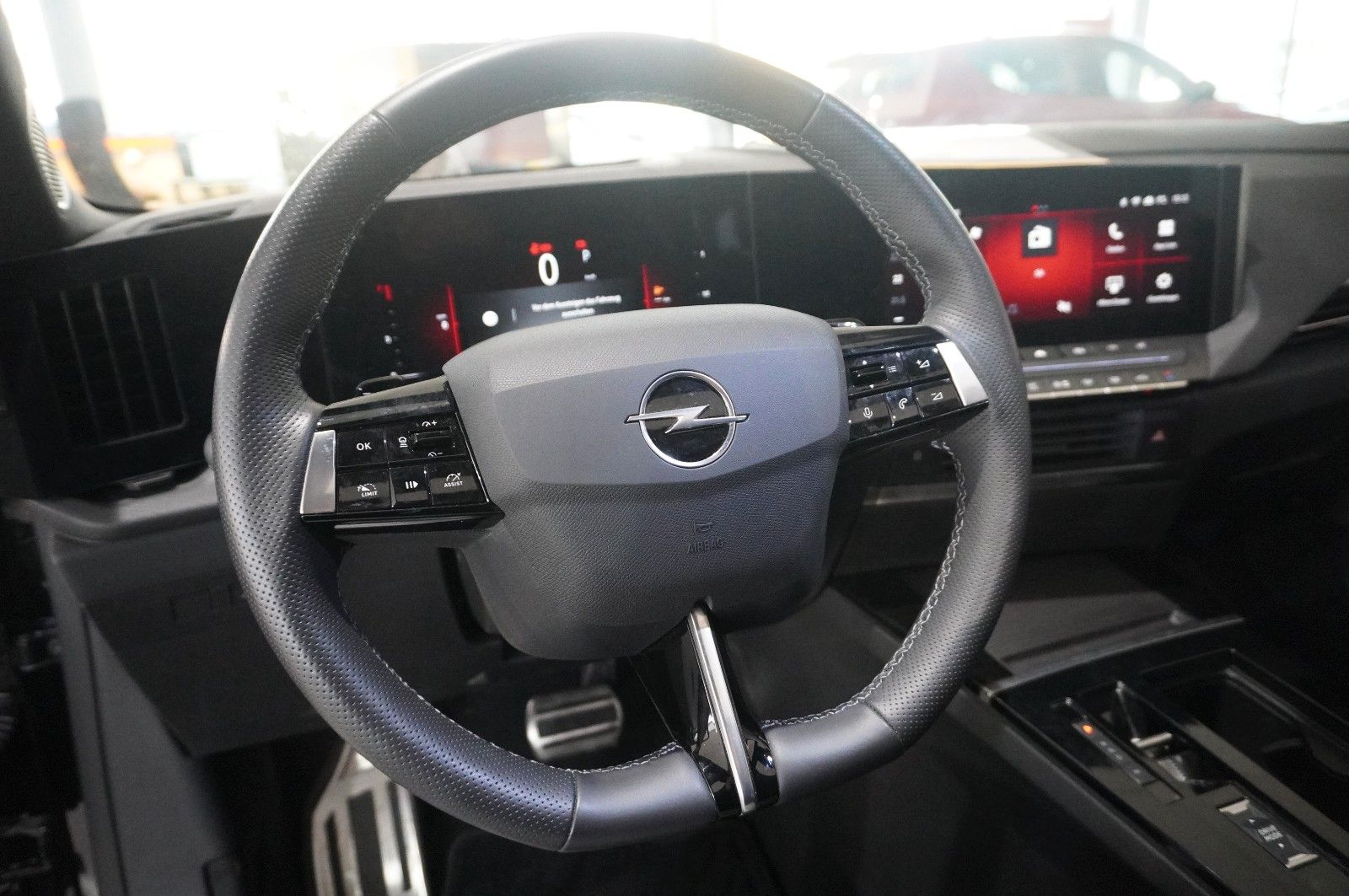 Fahrzeugabbildung Opel Astra L ST 1.2T ULTIMATE NAVI/LED/360°/VIRT/DAB+