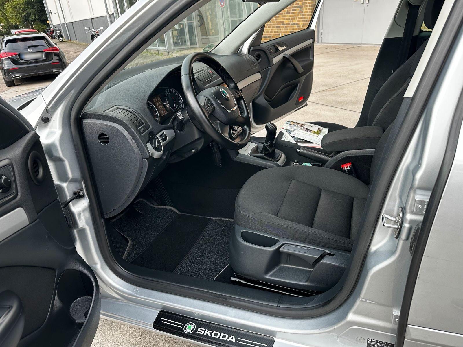 Skoda Octavia 2012 — photo 10
