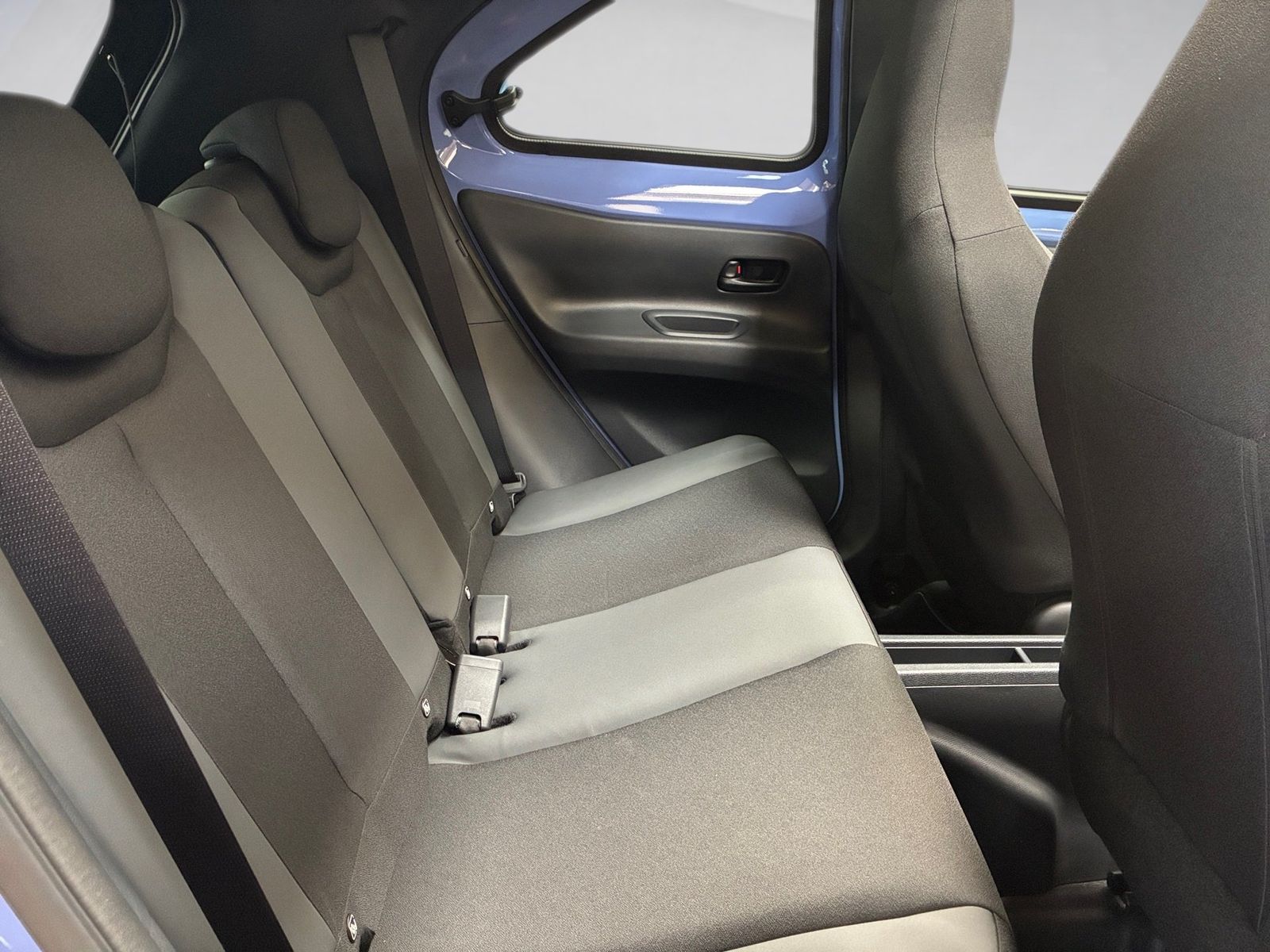 Fahrzeugabbildung Toyota Aygo X Lounge Hybrid Premium Canvas Faltdach +JB
