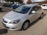 Opel Astra J Lim. 5-trg. Design Edition - Opel Astra: Design Edition