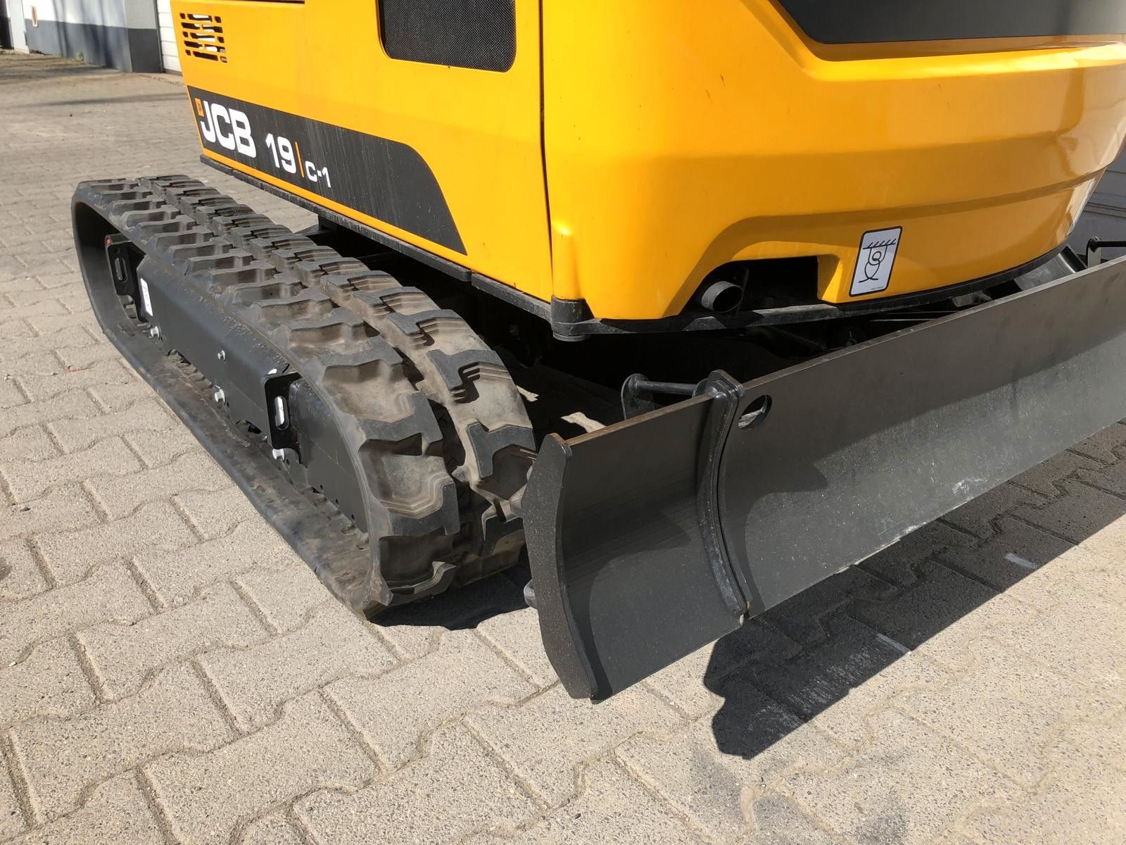 Fahrzeugabbildung JCB 19C-1 / 10h 2023 / Löffelpaket / Schnellwechsler