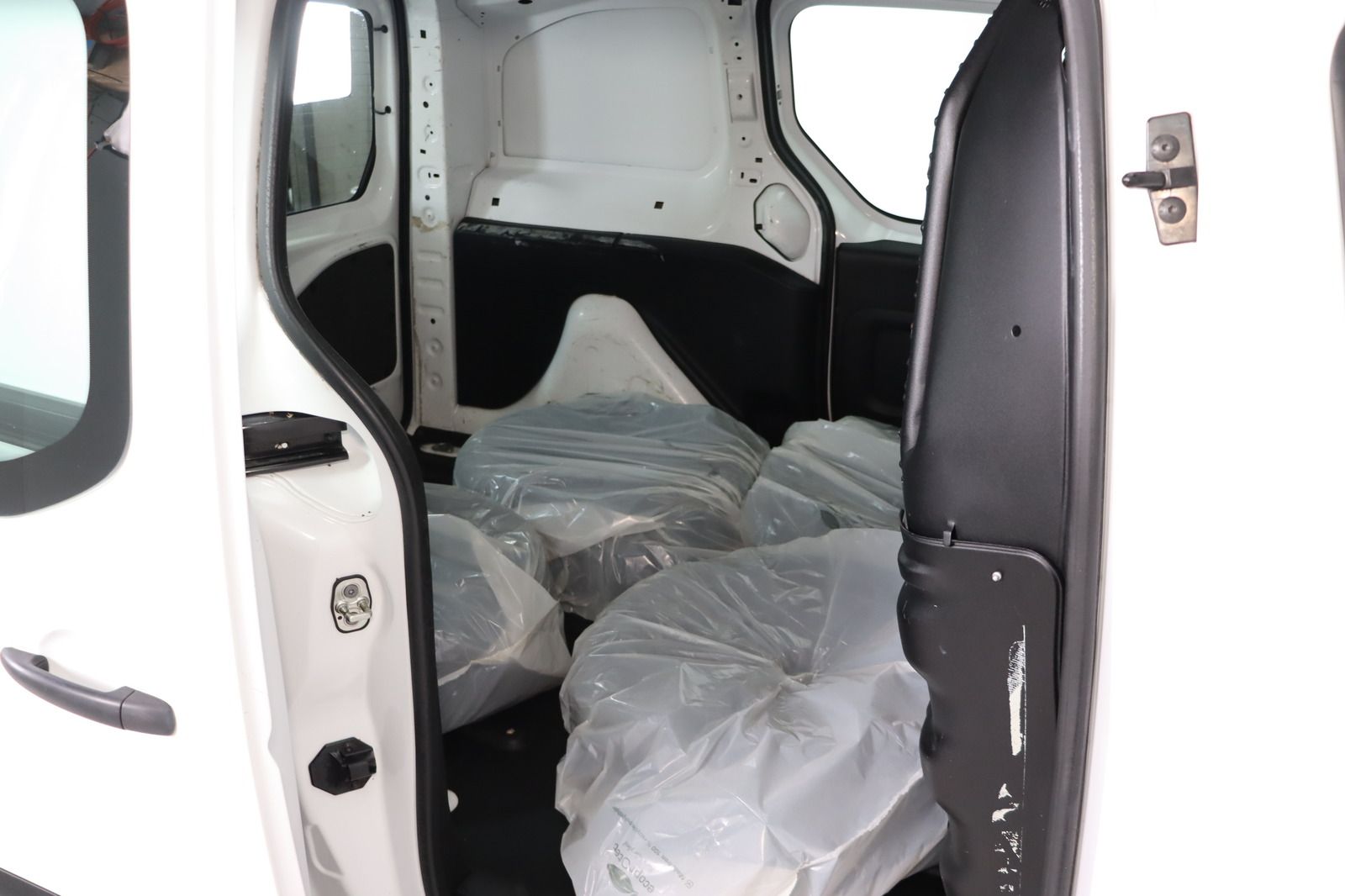 Fahrzeugabbildung Citroën Berlingo Kasten 1.6 HDi * 2 Schiebetüren * AHK *