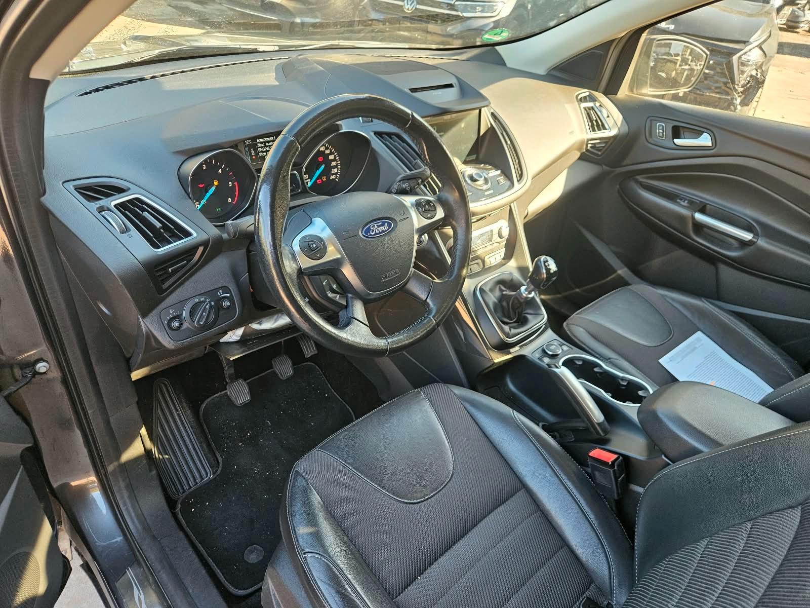 Ford Kuga 2015 — фото 10