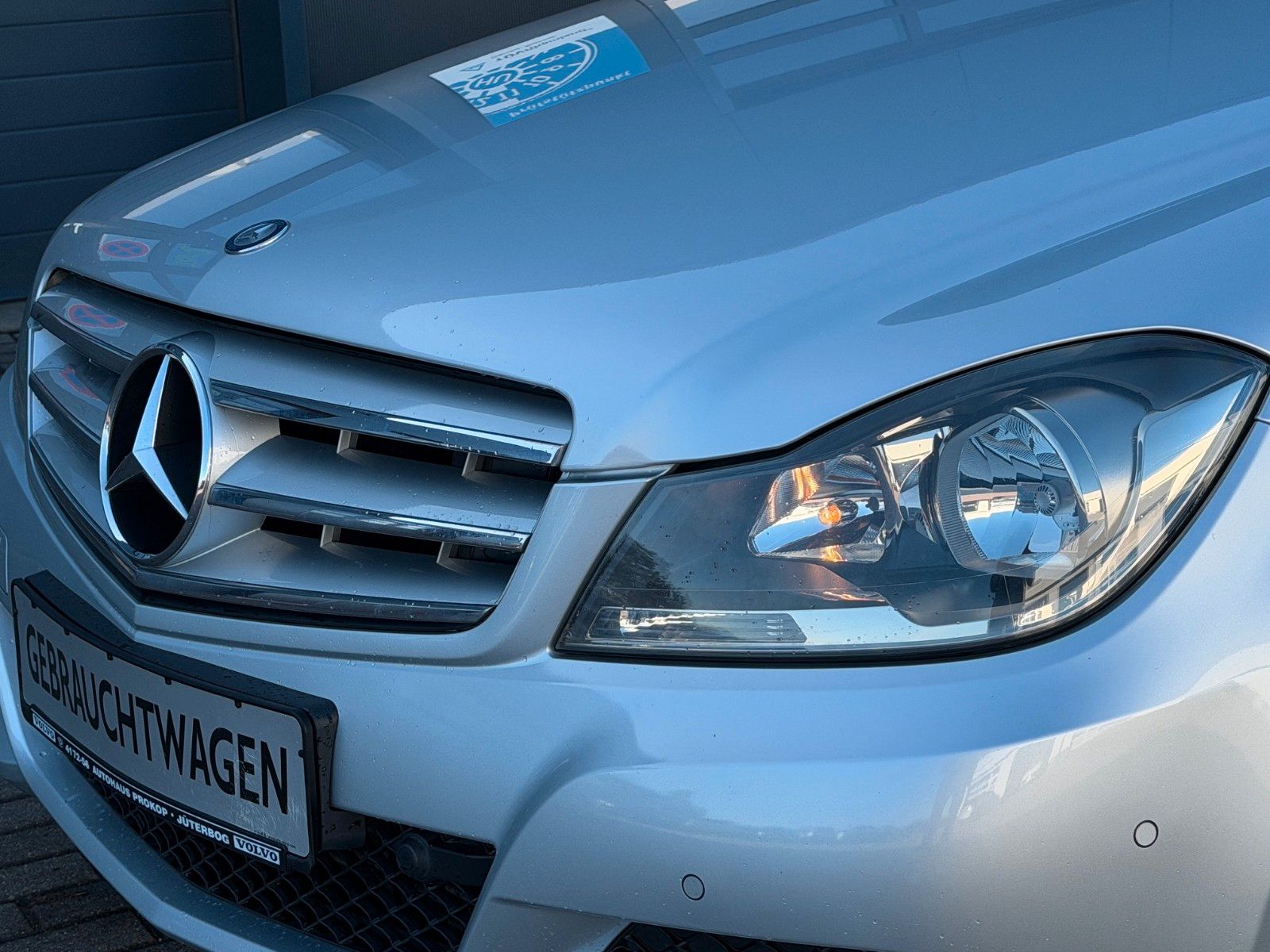 Fahrzeugabbildung Mercedes-Benz C180 CGI AVANTGARDE *Klima*Sitzhzg*AHK*PDC*USB*