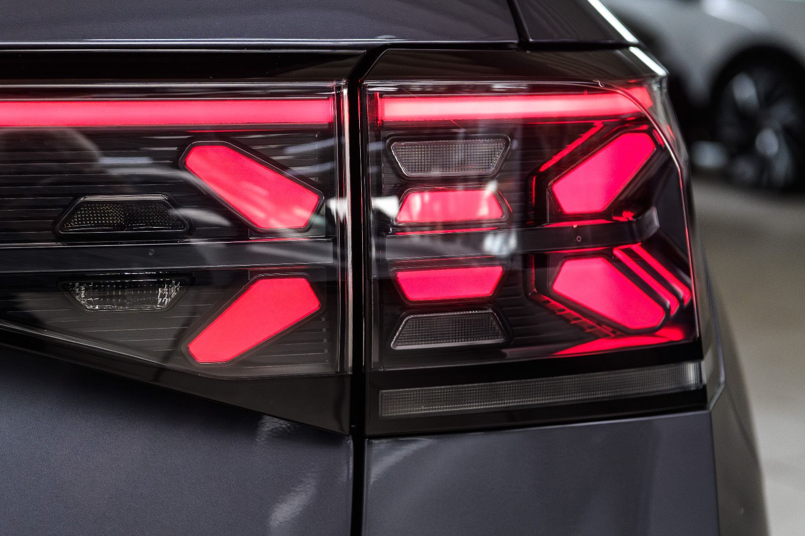 Fahrzeugabbildung Volkswagen T-Cross R-Line 1.5 TSI DSG IQ-LED+AHK+NAV+ACC
