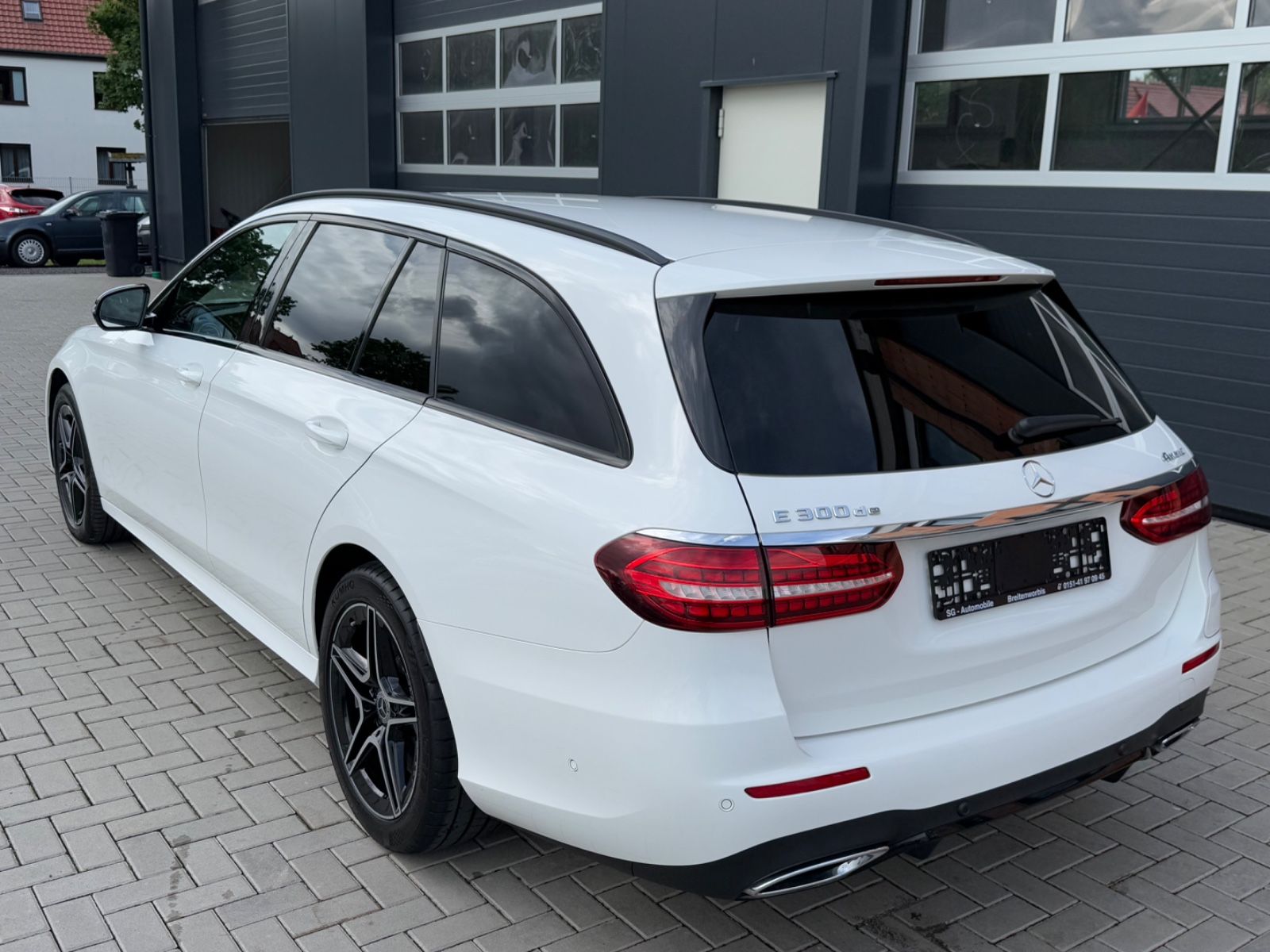 Mercedes-Benz E 300 de 4Matic AMG-LINE *LED*NIGHTP*MBUX*KAM* imagem 3