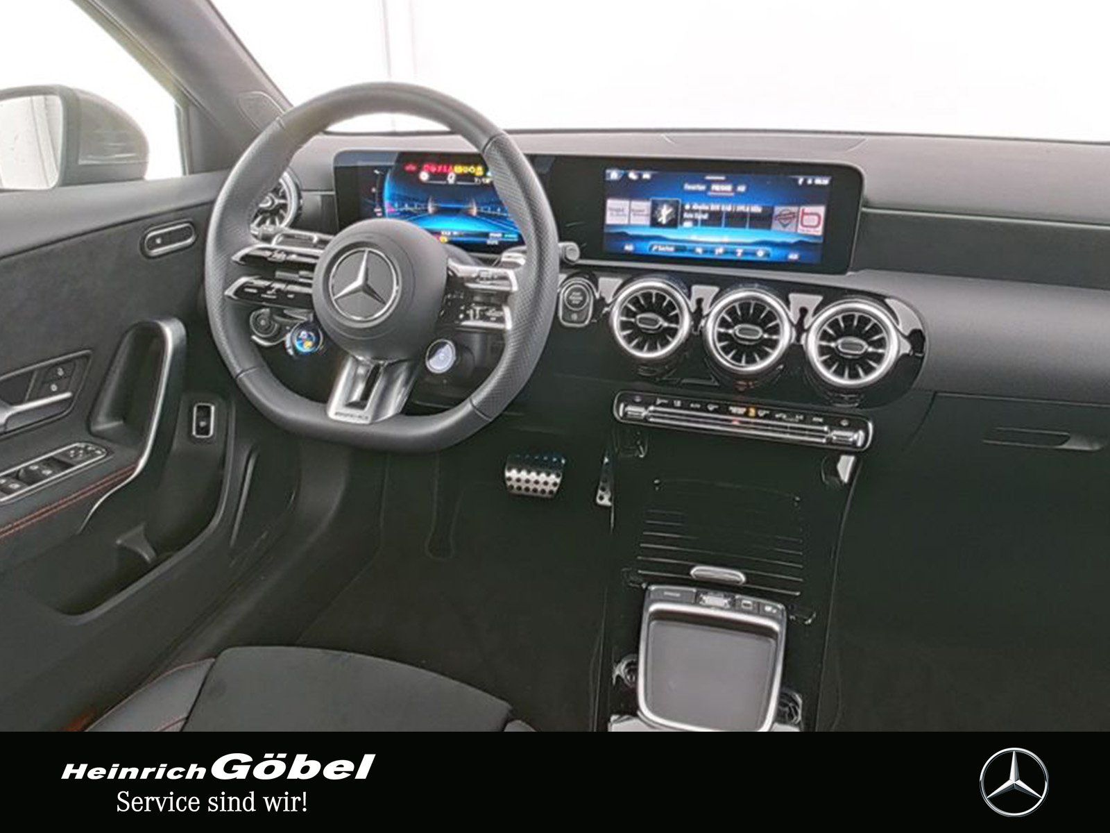 Fahrzeugabbildung Mercedes-Benz A 35 4M Lim. PANO+MULTIBEAM+KAMERA+AMBIENTE+NAVI