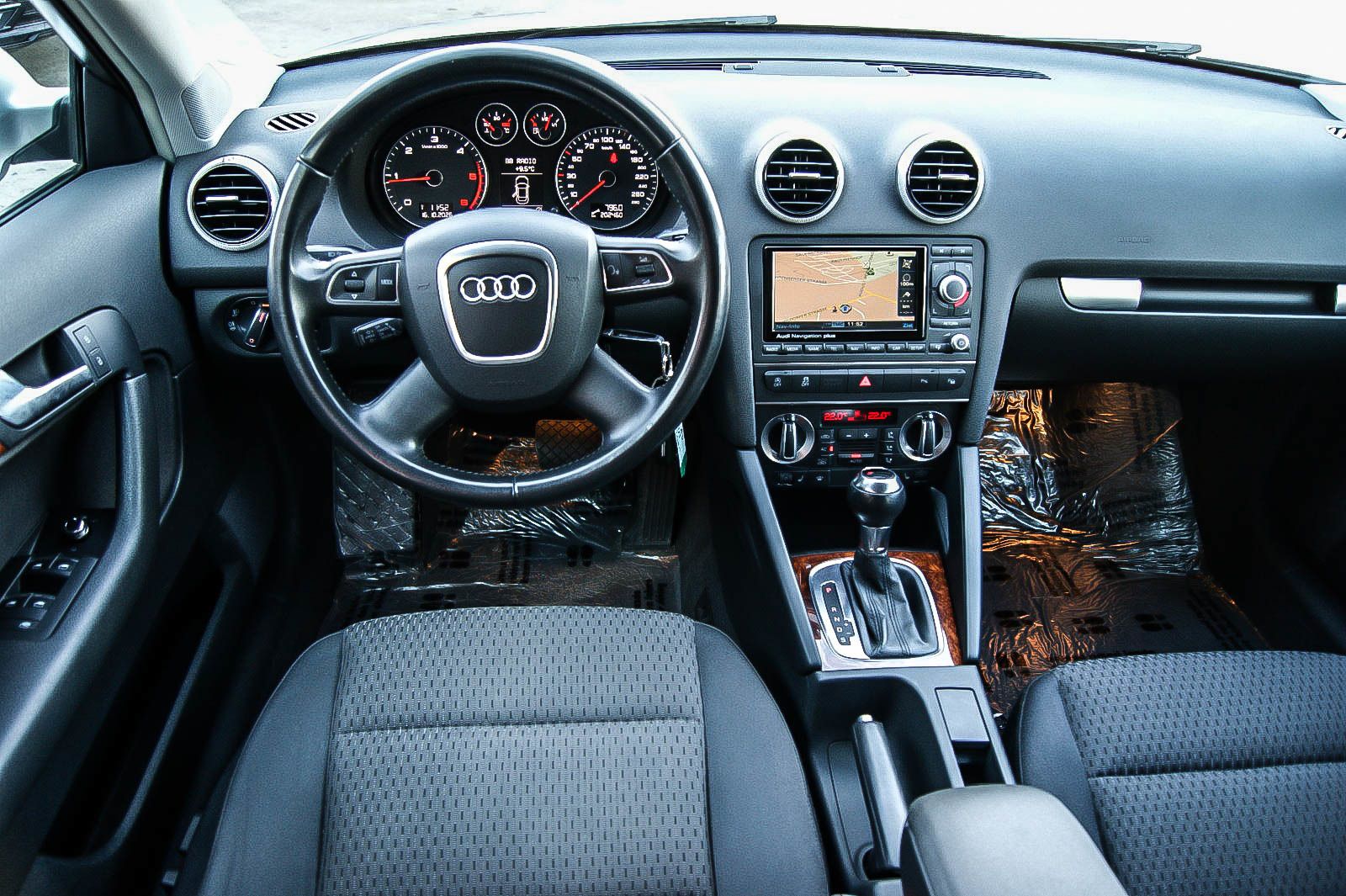 Fahrzeugabbildung Audi A3 Sportback 20TDI S-LINE DSG XENON NAVI SPORT