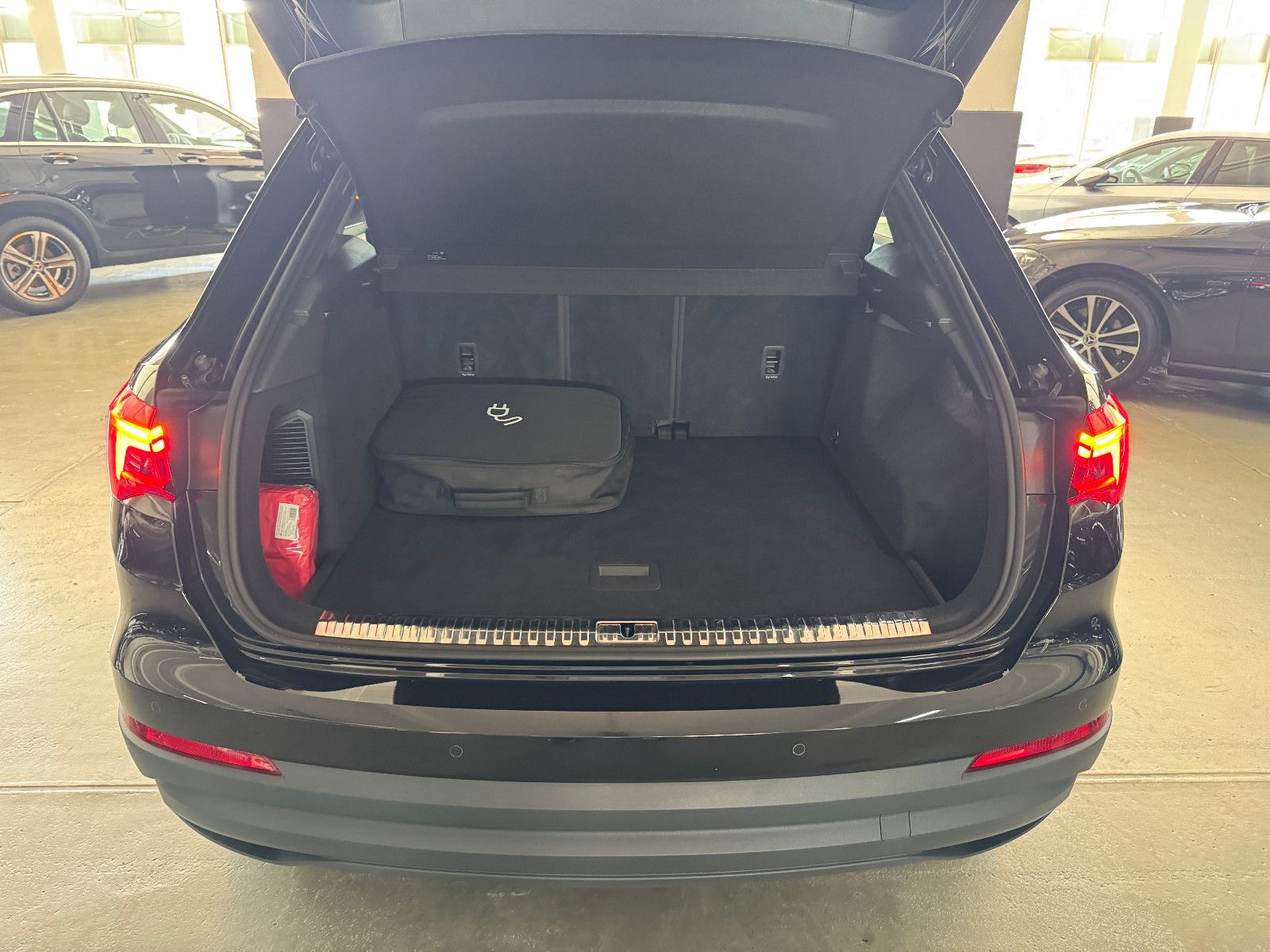 Fahrzeugabbildung Audi Q3 45 TFSI e S-TRONIC S-LINE ACC VIRTUAL LED KAM