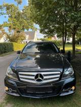 Mercedes-Benz W204 T-Modell Avandgrad Ausstattung C180 - Mercedes-Benz C-Class mit Diesel-Antrieb: W204